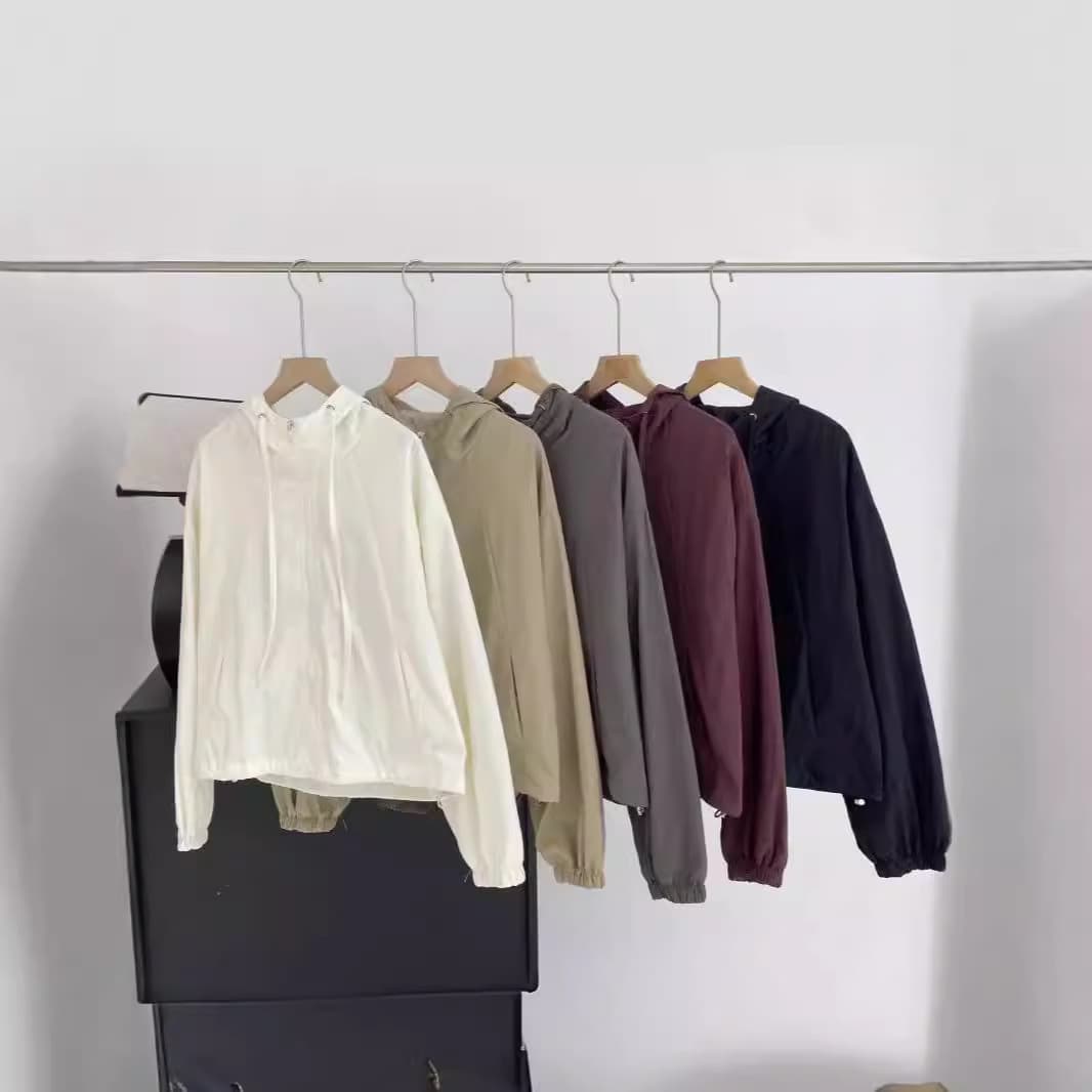 Korean style short sun protection jacket for women, 2025 summer, thin, high-end, versatile drawstring casual jacket top.
