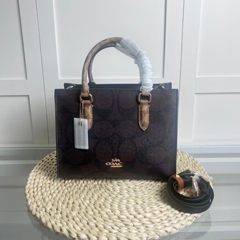 Coach New Maggie Large Capacity Tote Bag Fashionable Commuter Handheld Shopping Bag Shoulder Crossbody Tote for Women