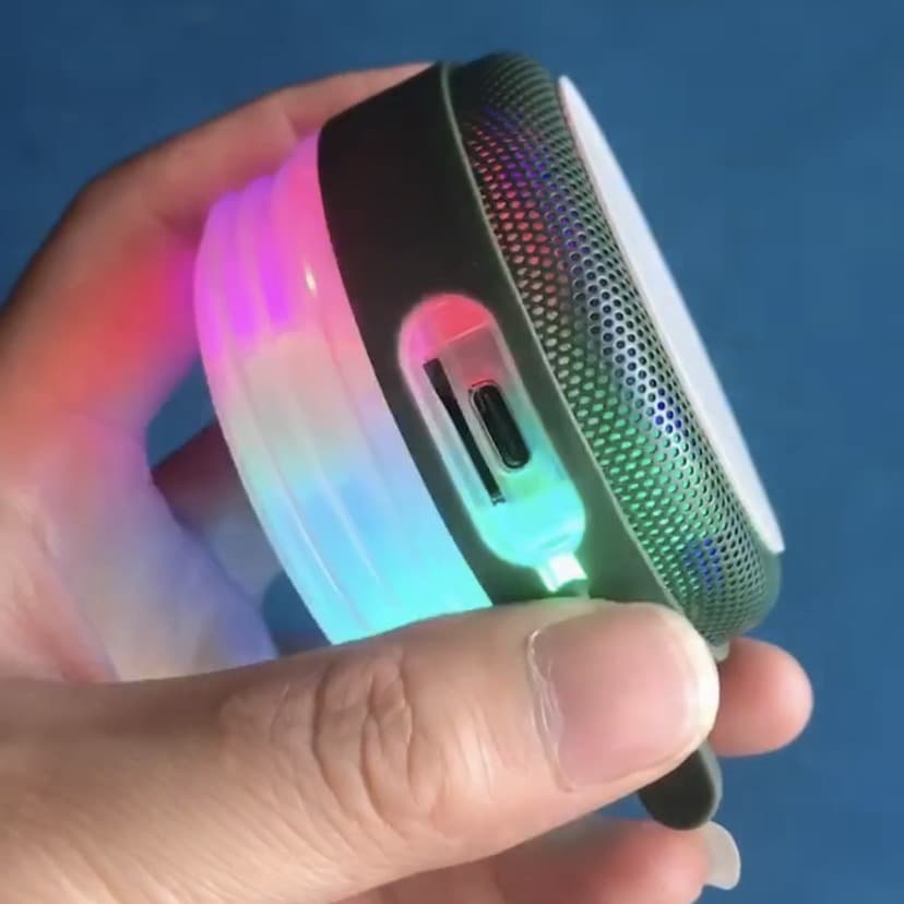 Factory direct sales of 30OZ Bluetooth speaker car cup Bluetooth water cup 304 music beer mug speaker