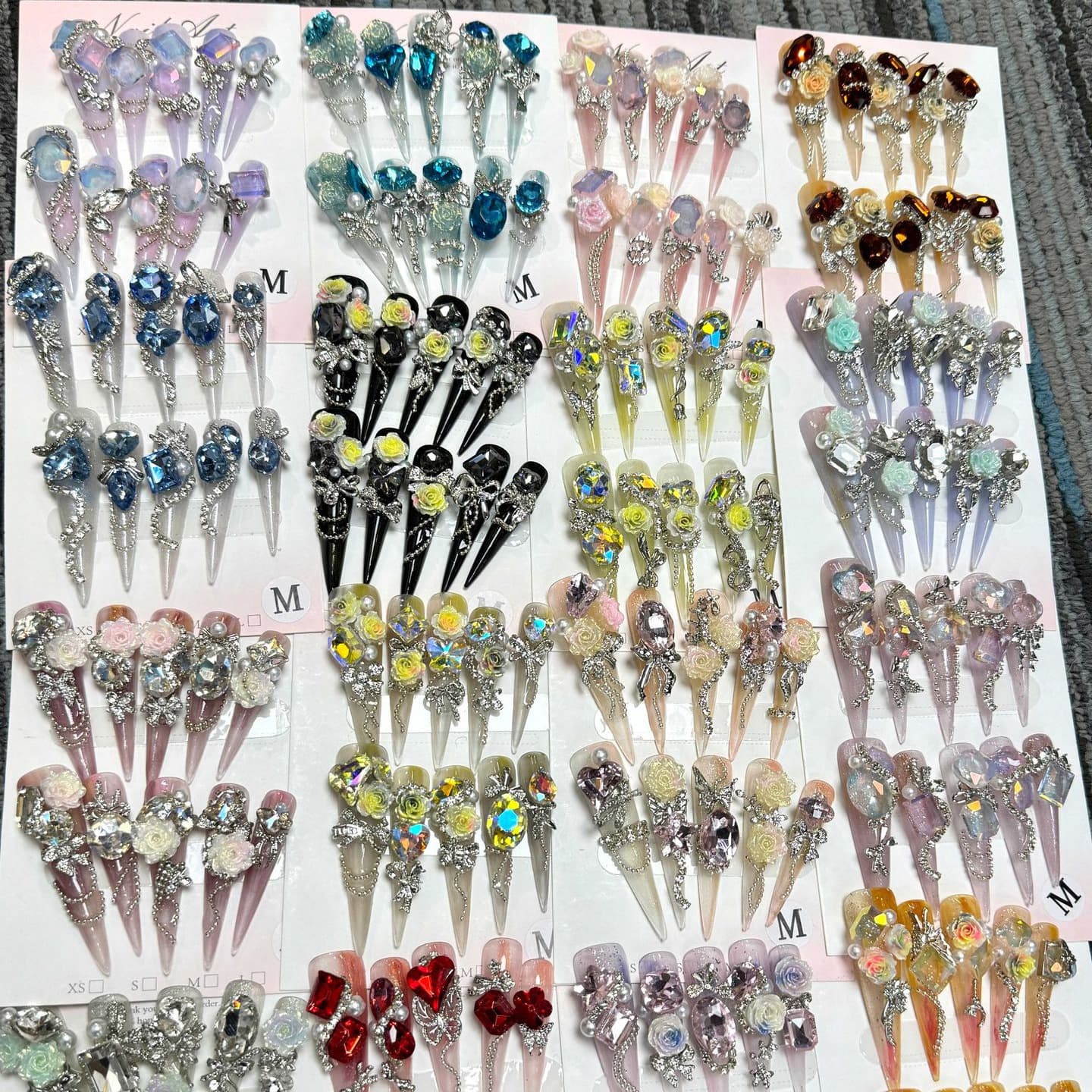 High-quality full diamonds, large diamonds, sparkling carvings, wearable manicure pieces, handmade mid-length, orphan, blind box, popular fake nails