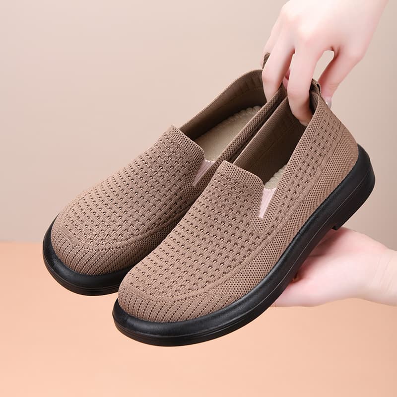 Flyknit Breathable Comfortable Leisure Mom Shoes for Women, 2025 Summer New Style, Mesh Large Size Slip-On Soft-Sole Bean Shoes