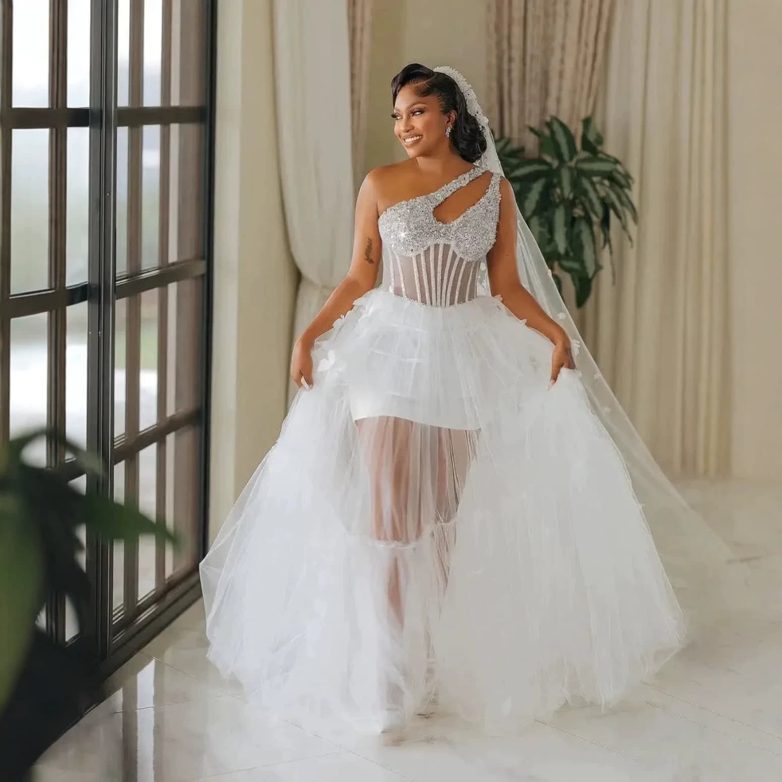 Wedding Dress African Export White Lace One-Shoulder Sequin Short Dress Elegant Wedding Gown Travel Shoot