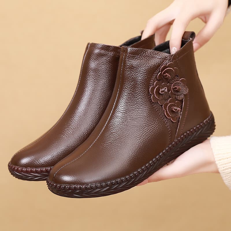 Women's winter cotton shoes, fleece-lined, soft-soled genuine leather short boots for middle-aged and elderly women, snow boots for children.