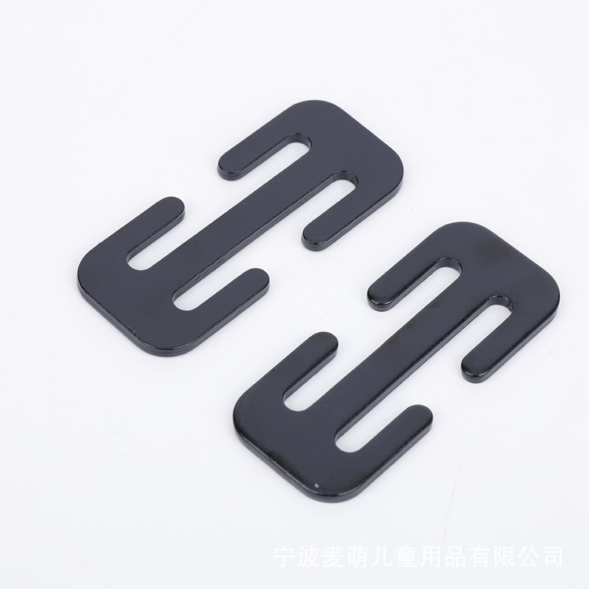 Car child safety seat hardware accessories: T-joint, I-beam, child safety seat strap three-piece joint.