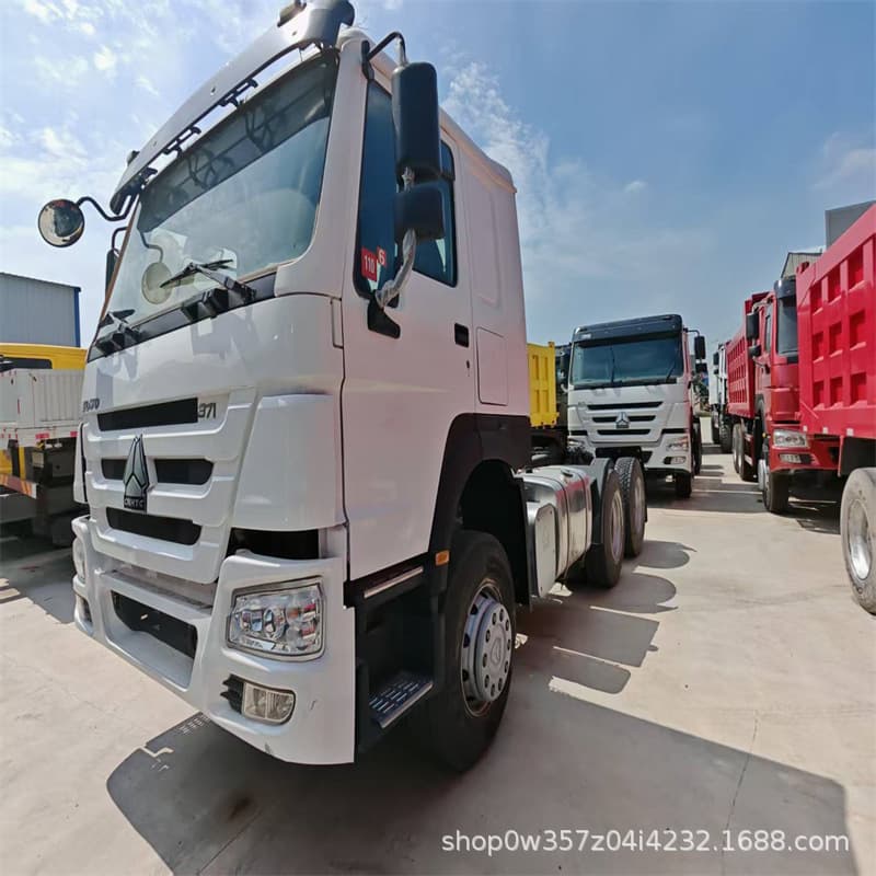 Supply for Africa Export: Sinotruk HOWO Tractor 371, 375 HP Tractor