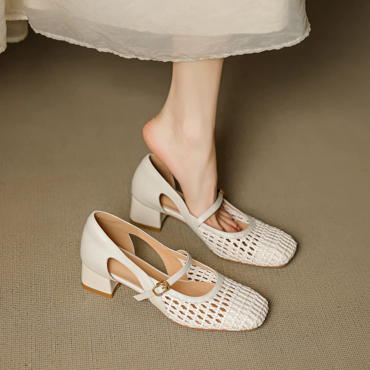 Square toe thick heel women's shoes 2025 spring French high heels temperament fashion single shoes one-word buckle banquet shoes small leather shoes