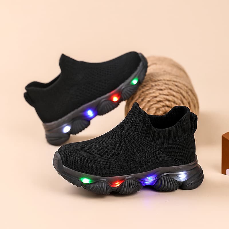 New Light-Up Baby Boys Girls Sports Shoes Ultra-Light Children's Fly Knit Breathable Soft Sole Infant Shoes Toddler Walking Shoes
