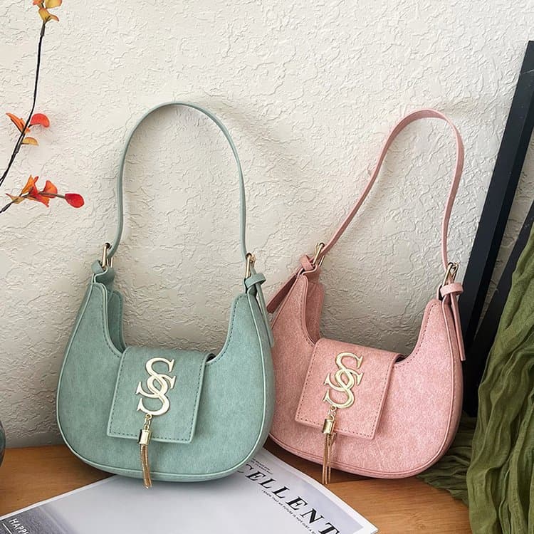 Korean-style fashion handbag for women, summer simple new 2025 underarm trendy shoulder bag with tassels