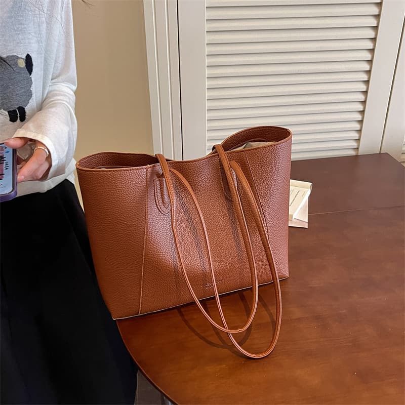 Tote bag for women 2026 new large-capacity commuter bag summer niche design shoulder bag simple school bag