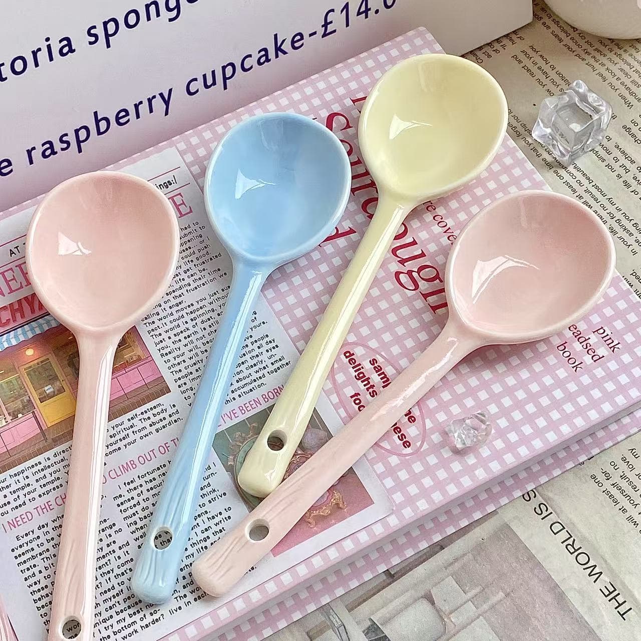 Instagram Popular Cute Style High-Aesthetic Long-Handled Ceramic Soup Spoon for Home Use, Suitable for Luosifen Soup