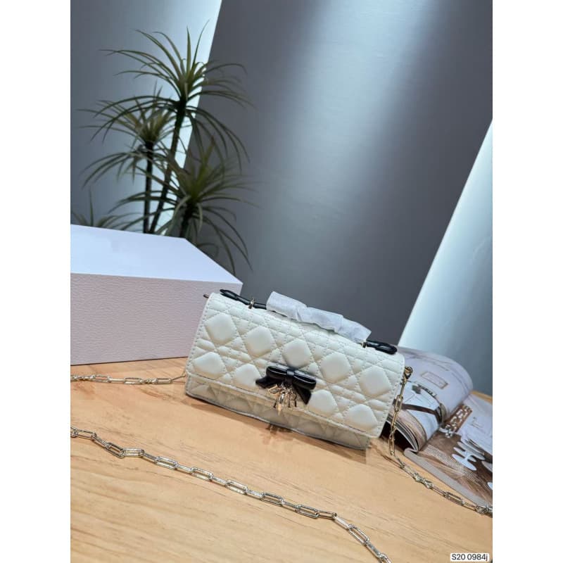 D's 2026 New Bow Chain Bag Diamond Quilted Chain Shoulder Handbag Crossbody Bag Simple Premium Style
