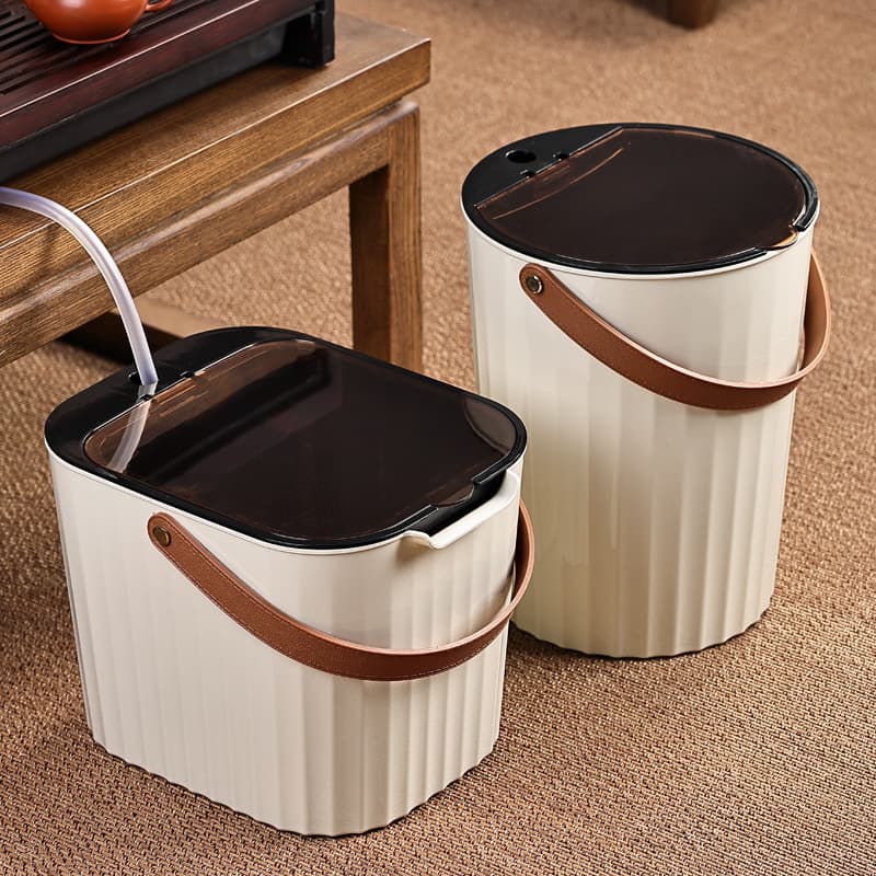 Cream-style high-appearance tea water bucket for home and office use, large capacity with filtration and dry-wet separation, portable tea residue bucket.