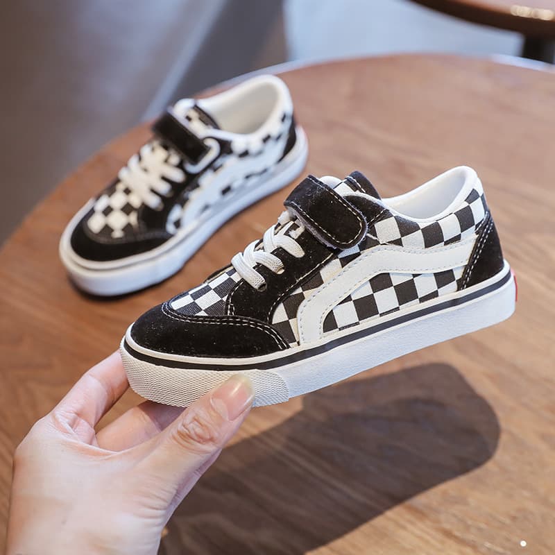 Children's Canvas Shoes Boys Girls Skate Shoes 2023 New Plaid Versatile Mid-Small Students Boys Girls Cloth