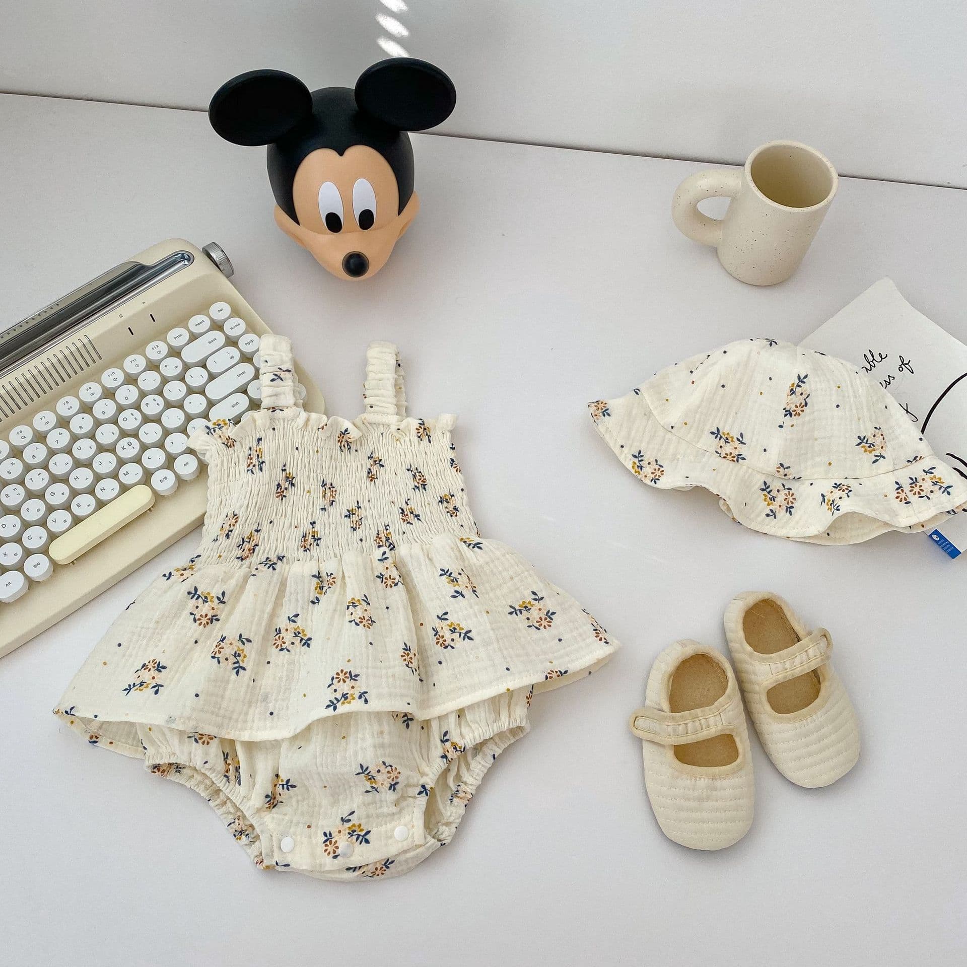 Summer Infant Sleeveless Suspender Dress with Floral Print Bodysuit for Baby Girls, Includes Hat