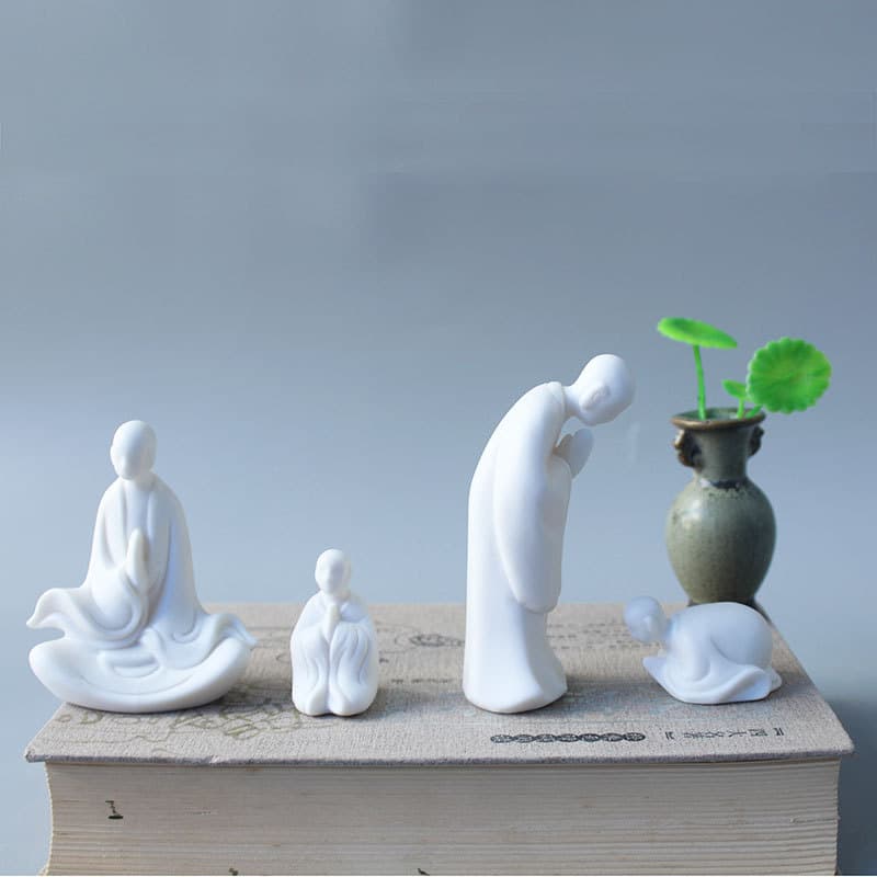 White Porcelain Ceramic Monk Sculpture Living Room Decorative Accessories Creative Home Decoration Buddha Statue Chinese Style