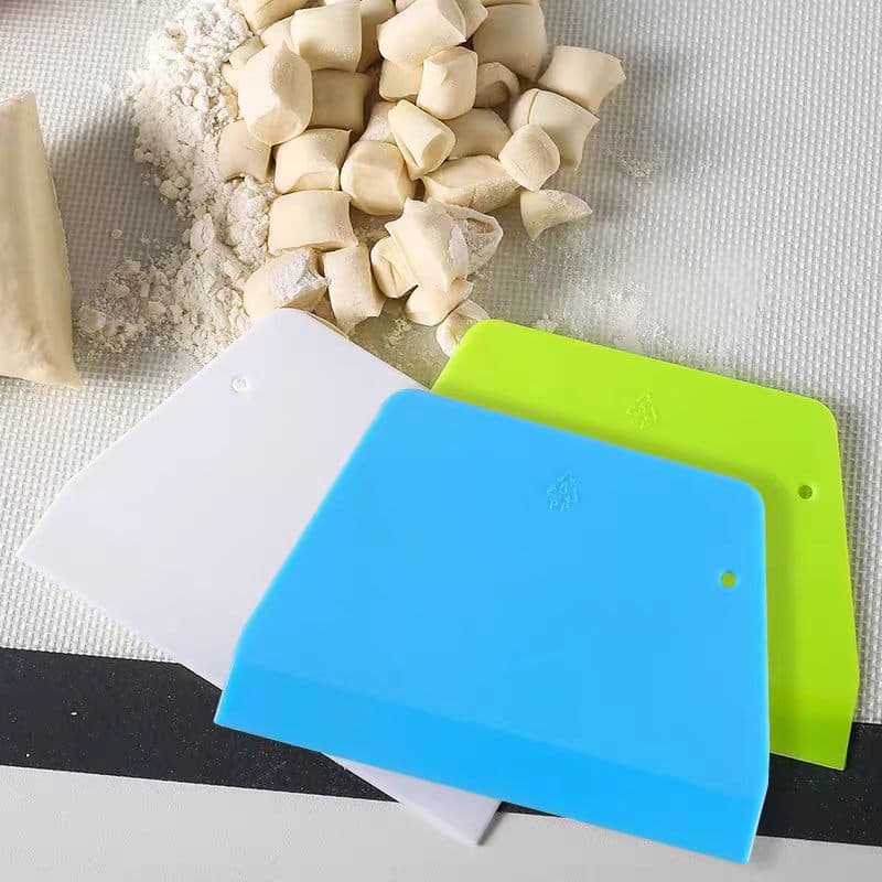 Dough Cutter Trapezoidal Scraper White Plastic Baking Scraper Cake Cream Smoothing Scraper Dough Cutting Scraper Wholesale