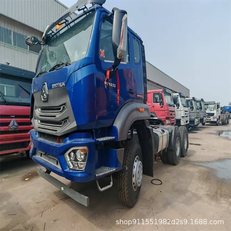 Overseas supply Howo 6X4 tractor front 4 rear 8 dual-drive 371HP heavy-duty truck