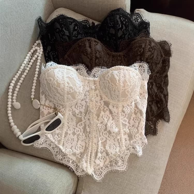 Purely Sexy and Sweet Girl Style Fishbone Lace Camisole with Built-In Bra Pads, Slim-Fit Short Tube Top for Women