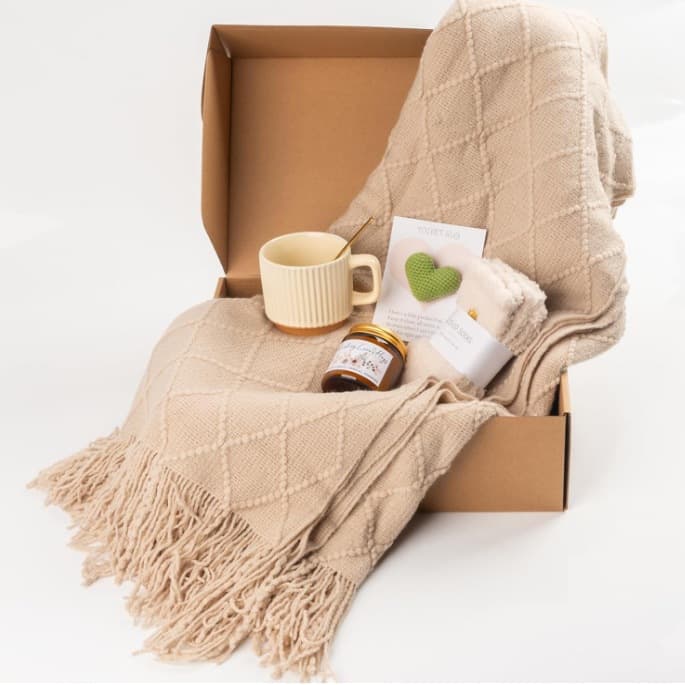 Amazon Women's Gift Set Sunflower Blanket Scented Candle Water Cup Gift Box for Holidays Birthdays