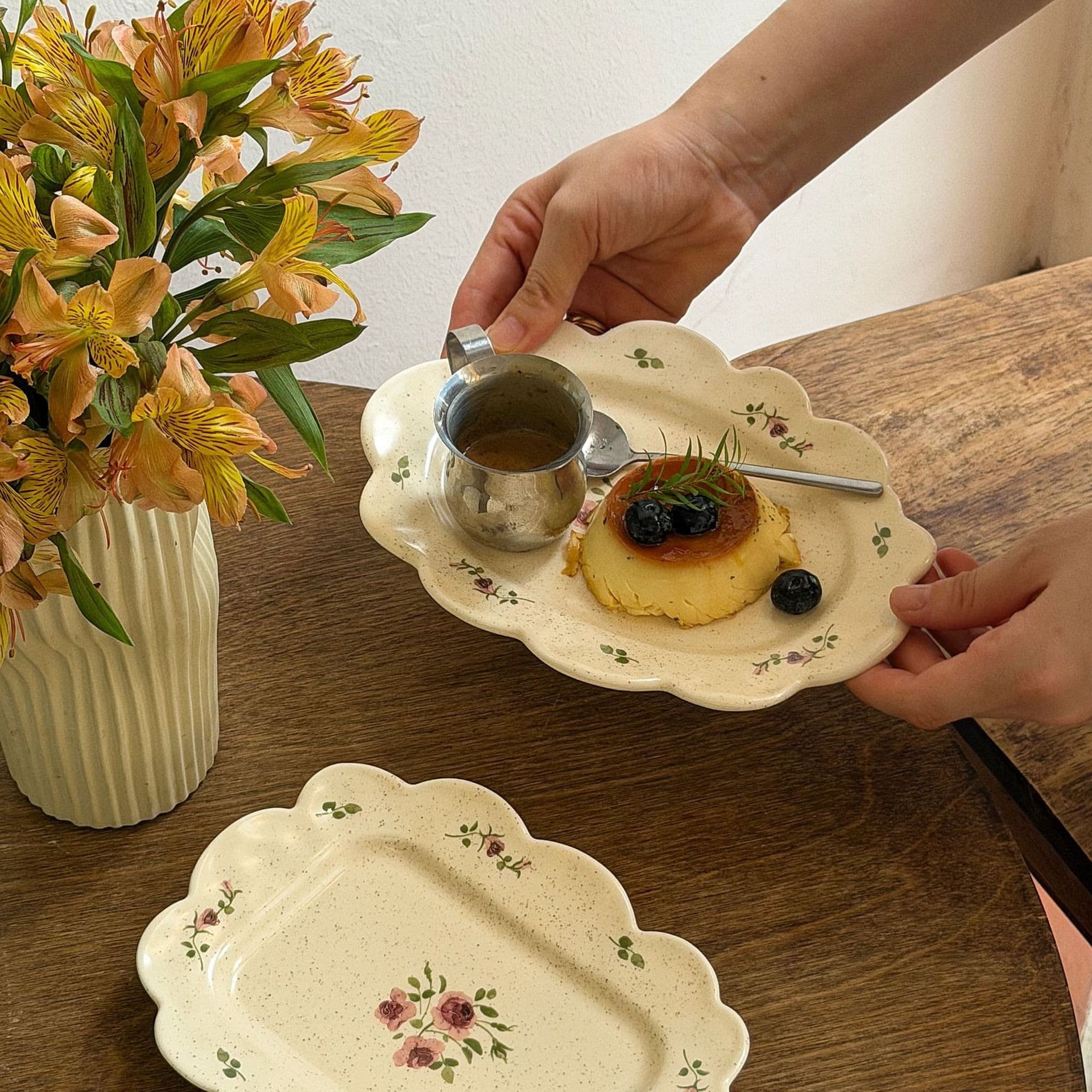 Vintage Sesame Glaze Hand-Painted Rose Lace-Edge Ceramic Oval Plate, Dessert Pudding Plate, Fruit Plate, Cake Plate