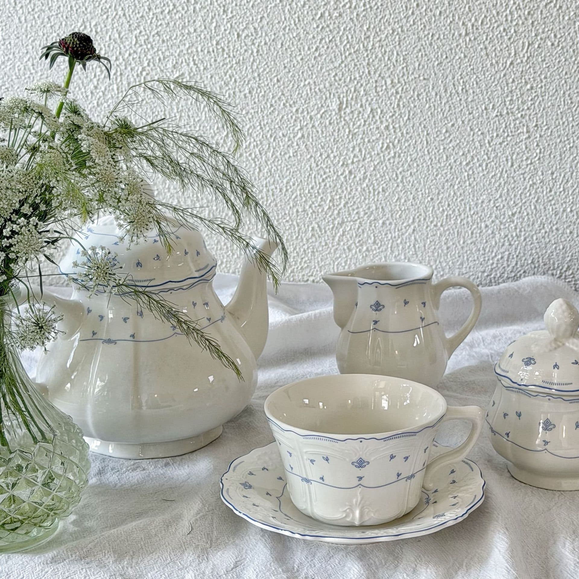 French-style minimalist blue floral cup and saucer ceramic teapot milk jug sugar pot afternoon tea set coffee cup and saucer series