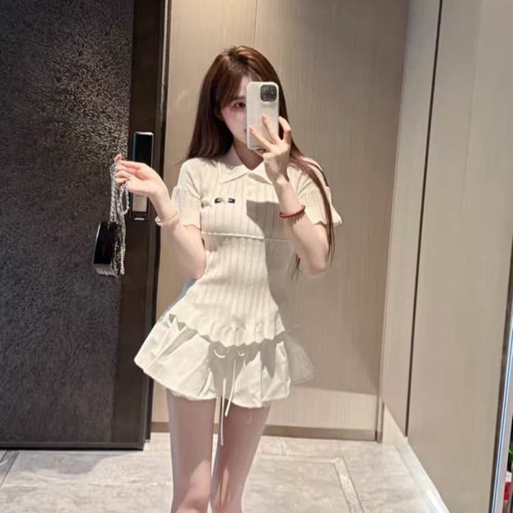 MIU Knit Polo Shirt with Flared Ruffle Hem and Small Turn-Down Collar, Slimming with a Touch of Elegance, Pairs with Mini Skirt