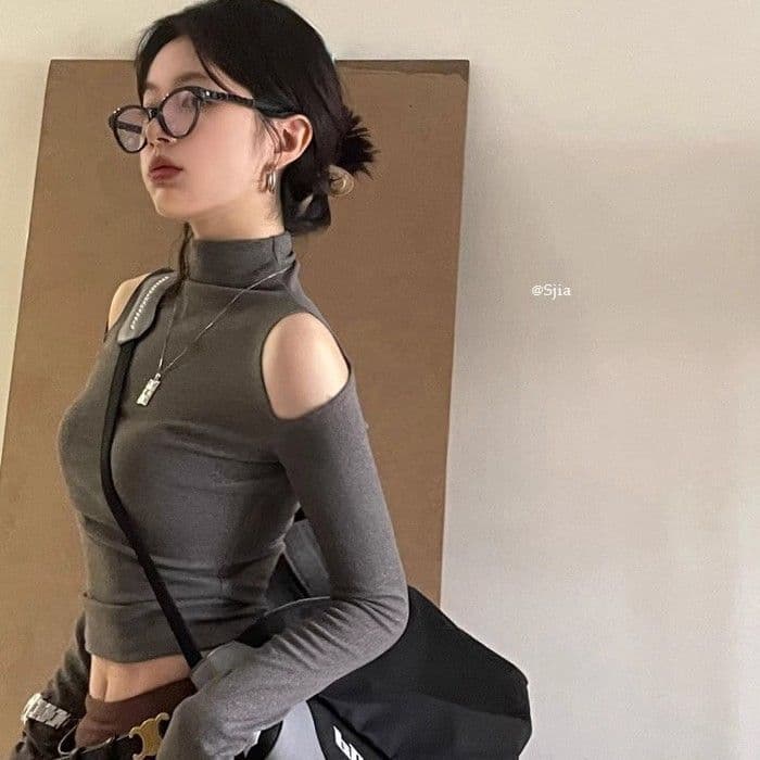 Half turtleneck, off-shoulder, hollow, long-sleeved, tight-fitting T-shirt for women, autumn hot girl bottoming shirt, short slim-fitting top with design