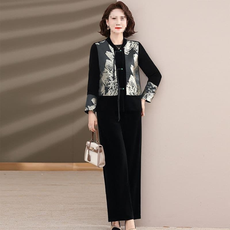 Middle-aged mom's autumn fashion set, new stylish vest, middle-aged and elderly women's clothing slimming age-defying two-piece.