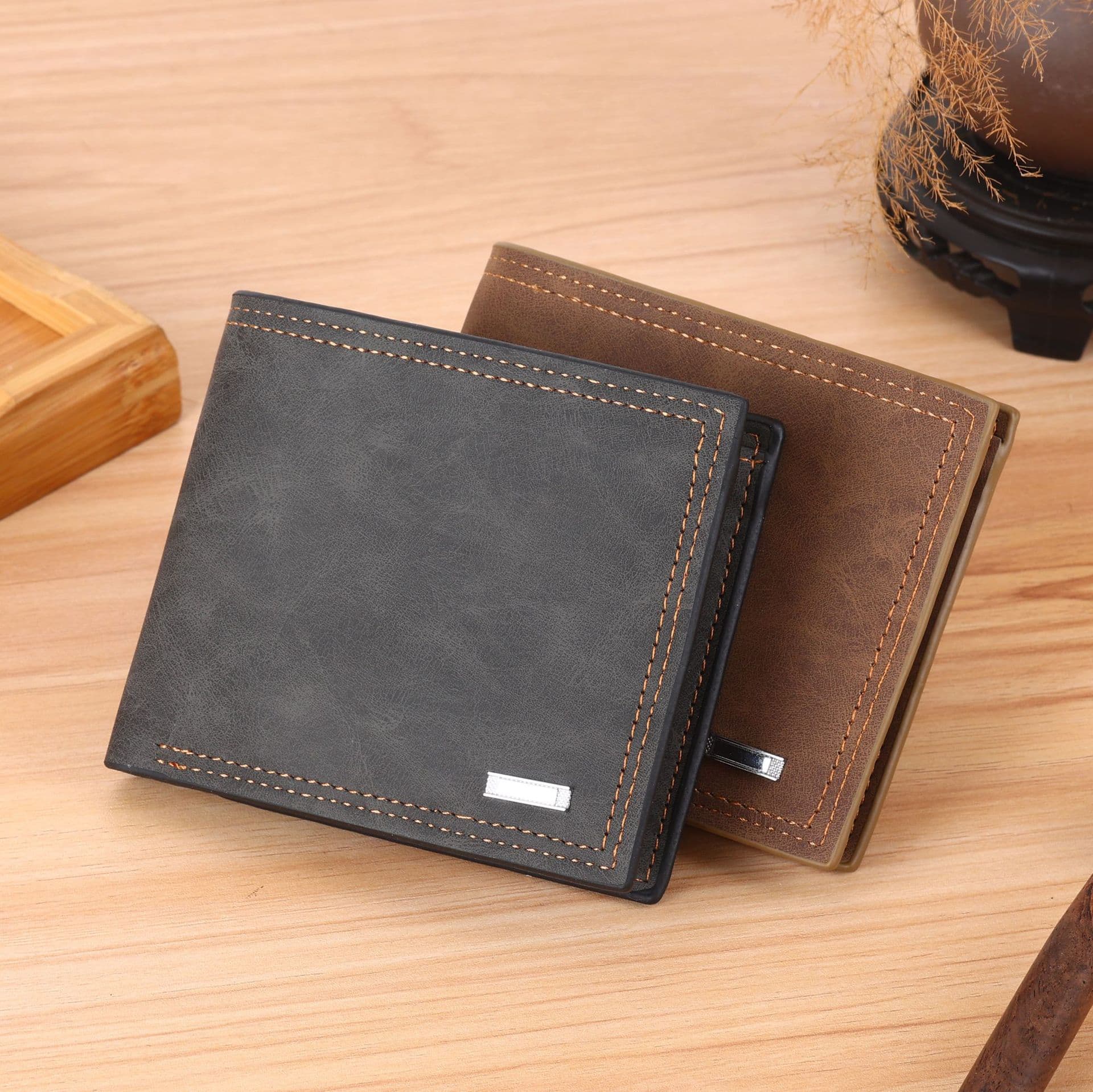 Men's Short Wallet Leather Billfold with Multiple Card Slots, Fits Driver's License, Vintage Style, Wholesale Dollar Bill Clip