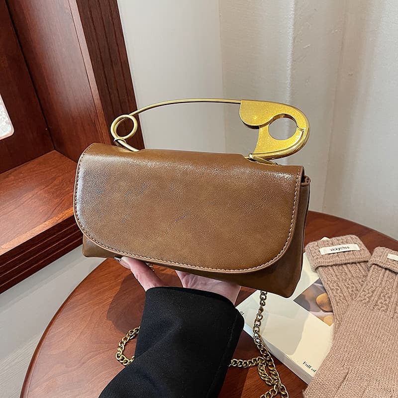 Winter Premium Vintage Brooch Handbag 2025 New Cross-Border Trendy Versatile Shoulder Bag Chain Crossbody Bag for Women