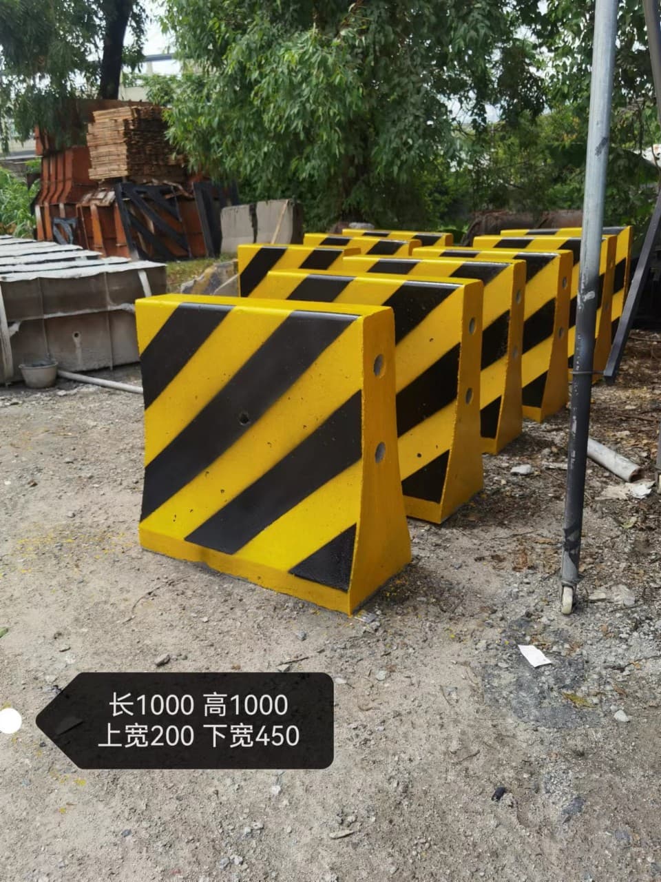 Factory Direct Supply Municipal Building Materials Anti-Collision Barriers Reinforced Concrete Vehicle Blockers Cement Wheel Stops