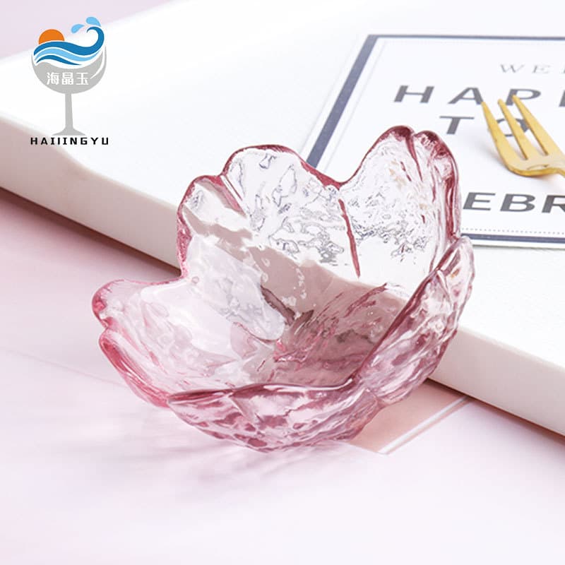 Japanese Style Glass Cherry Blossom Dish, Creative Pink Petal Dish, Household Small Dipping Sauce Dish, Seasoning Dish, Glass Tableware Wholesale