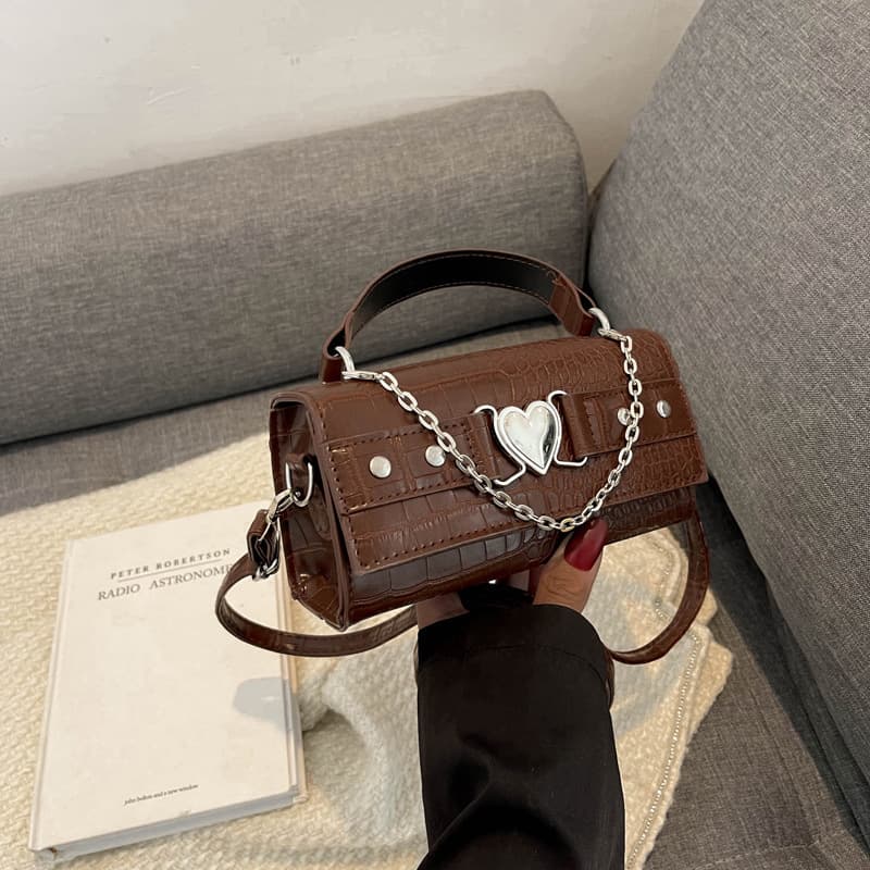 2025 new fashion crocodile pattern chain Korean style women's bag, foreign style, simple women's shoulder bag, trendy baguette bag