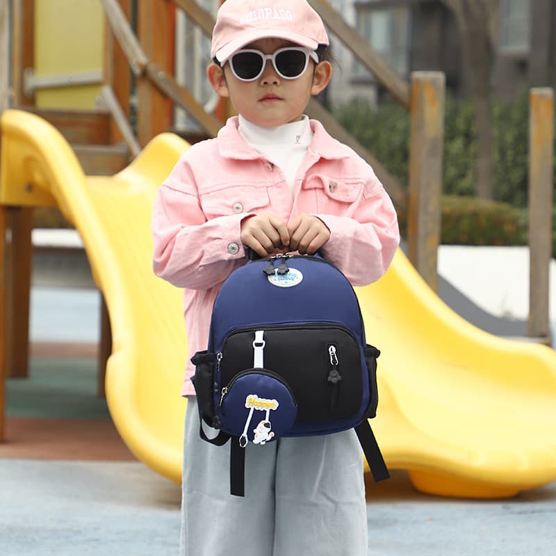 Schoolbags Kindergarten Cartoon Light Backpack Children Boys Preschool Class Contrast Color Stitching Middle Class Backpack