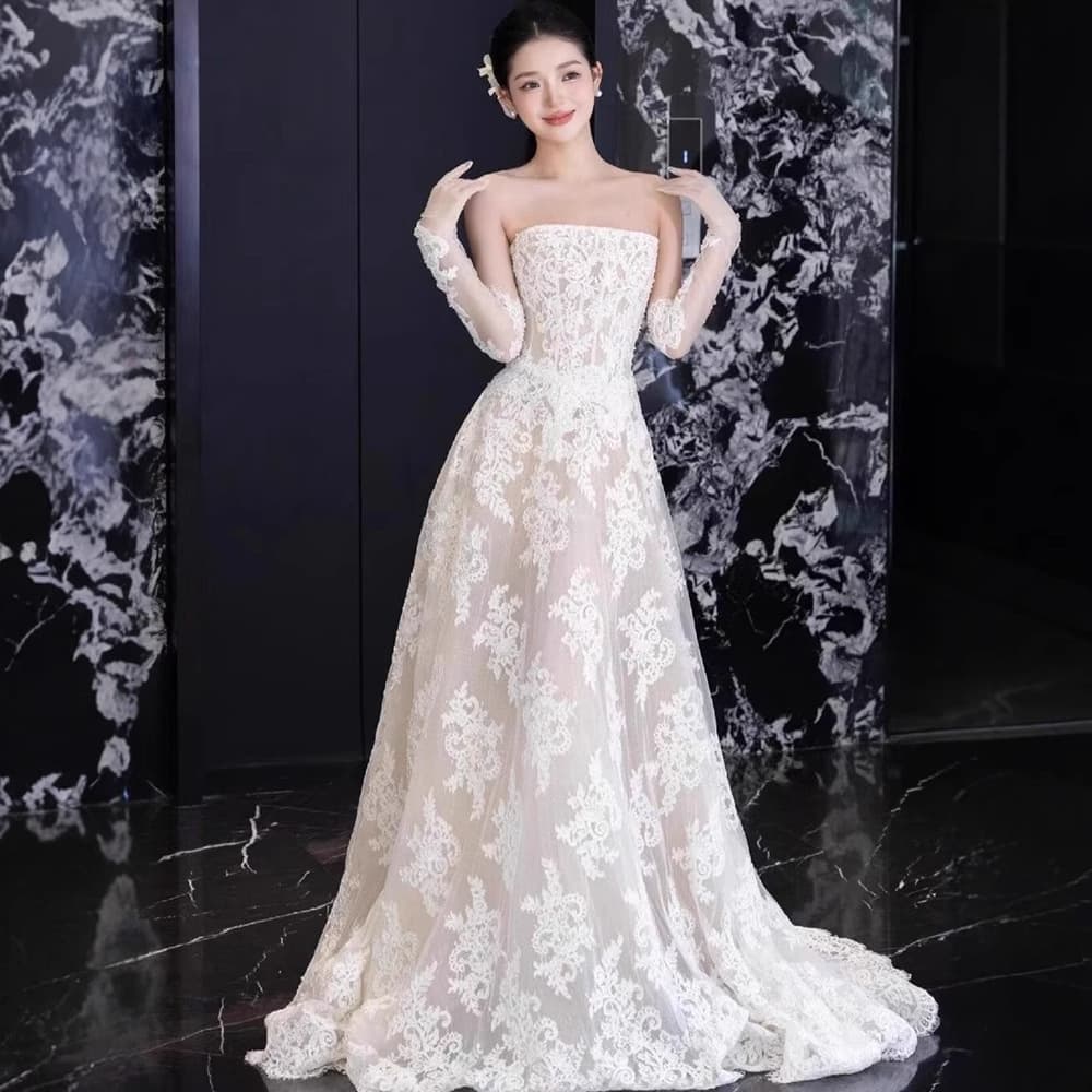 French tube top light wedding dress 2025 new bridal main yarn high-end fairy slimming simple small tail wedding dress