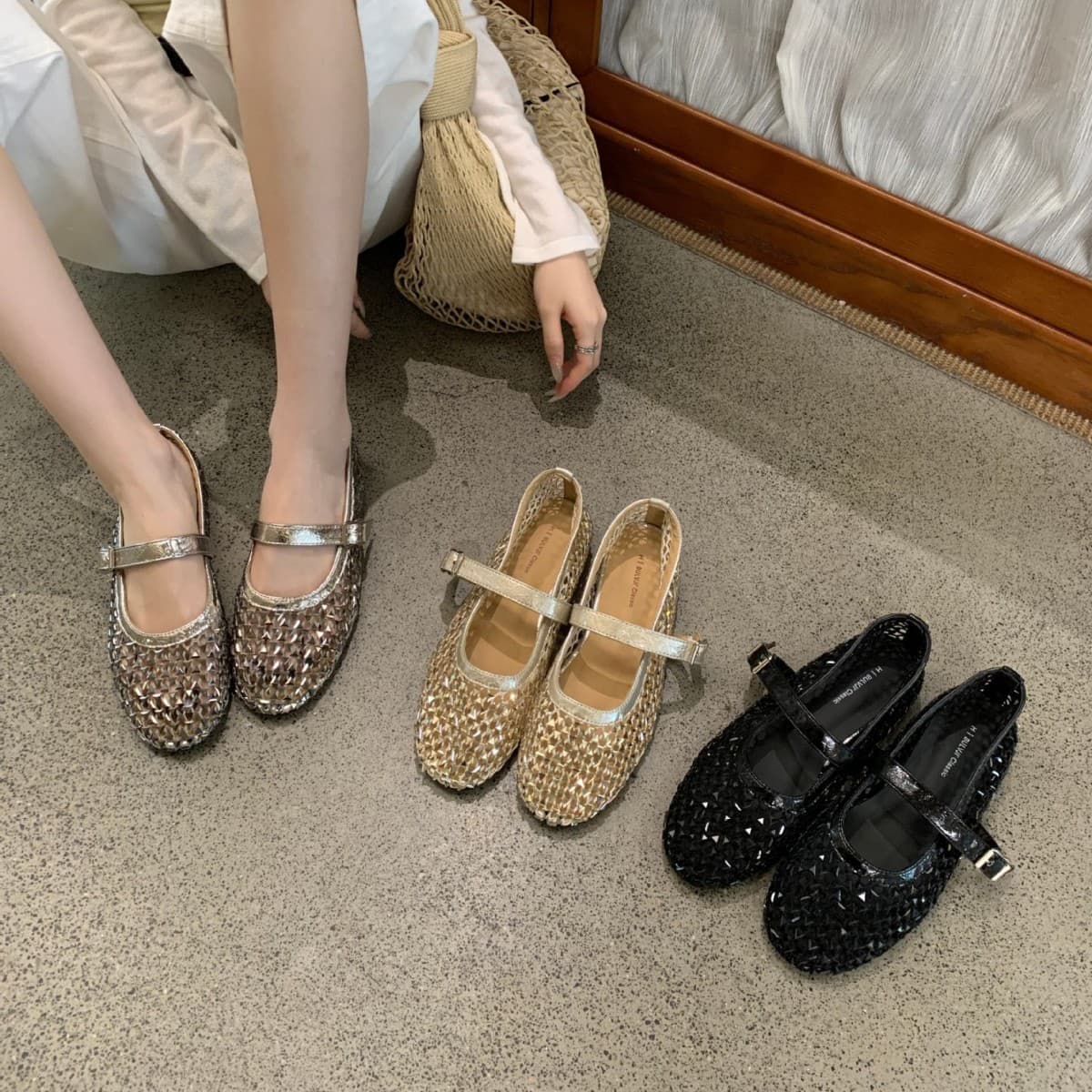 2026 New Korean Style Shallow Ballet Flats for Women, Low Heel, Round Toe, Gentle Design, Suitable for Skirts, Commute, and Grandma Style