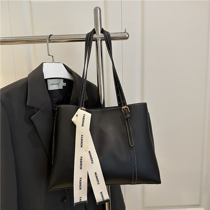 Korean fashion large-capacity bag for women 2025 new niche high-looking work and commute shoulder tote bag large bag