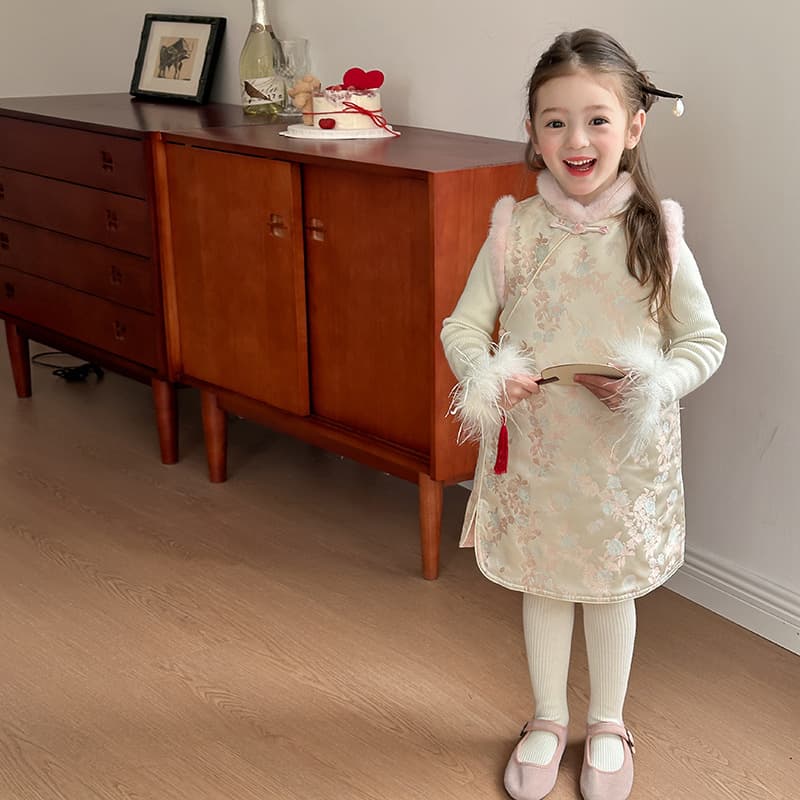 Aimobaby Girls Elegant Thick Warm New Year Outfit Cute Plush Patch Fashion Chinese Improved Cheongsam Dress