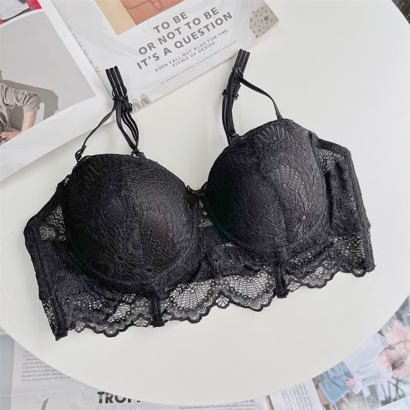 Pure and alluring plus-size sexy lace bra set for young girls weighing 200 pounds, detachable strapless bra and underwear.