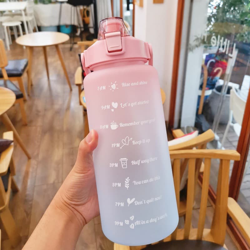 Large Capacity Water Bottle 2000ml Summer Sports with Scale Straw Plastic Cup High Temperature Resistant Water Bottle for Men and Women