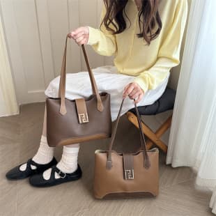 2026 Summer New Fashion Handheld Bucket Bag Solid Color Simple Commuter Casual High Appearance Trendy Shoulder Crossbody Bag
