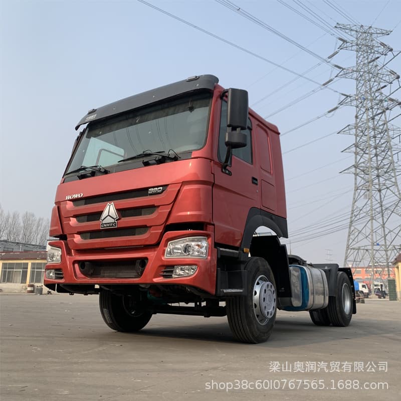 Sinotruk HOWO 4*2 tractor head for sale, dual-drive cargo transport head, 380 HP tractor truck