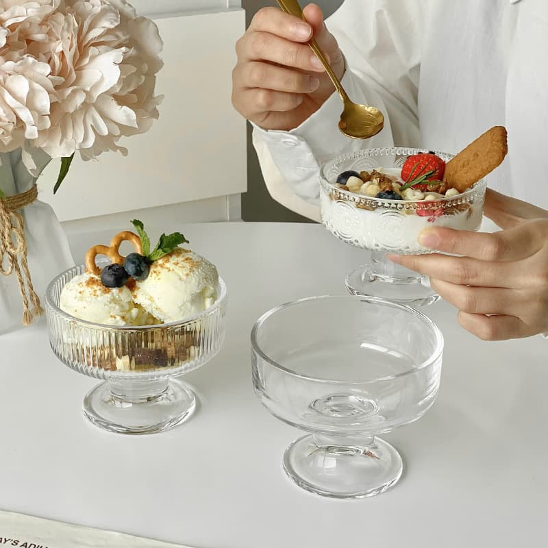 Factory stock retro embossed tall glass dessert bowl with vertical pattern, ice cream bowl, yogurt pudding glass, wholesale