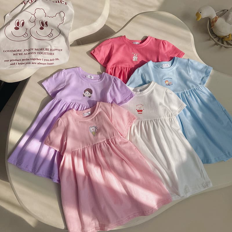 Girls' Korean-style dress 2025 New Cute Printed Children's Skirt Short-sleeved dress Foreign Style Princess dress
