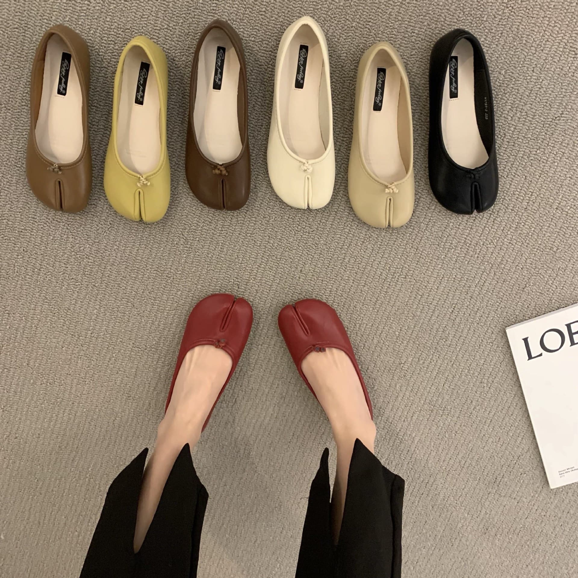 2026 Spring Autumn Red Pig Hoof Toe Split-Toe Boat Shoes Flat Loafers Women's Shoes