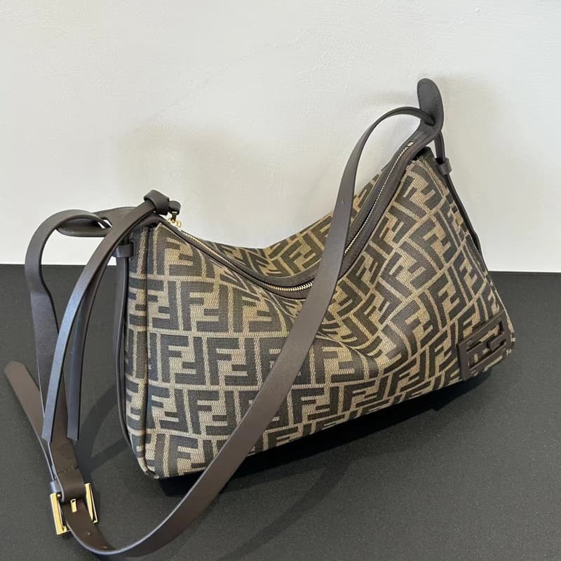 FF New Vintage Monogram Handbag Underarm Bag Large Capacity Fashionable Versatile Shoulder Crossbody Commuter Tote for Women