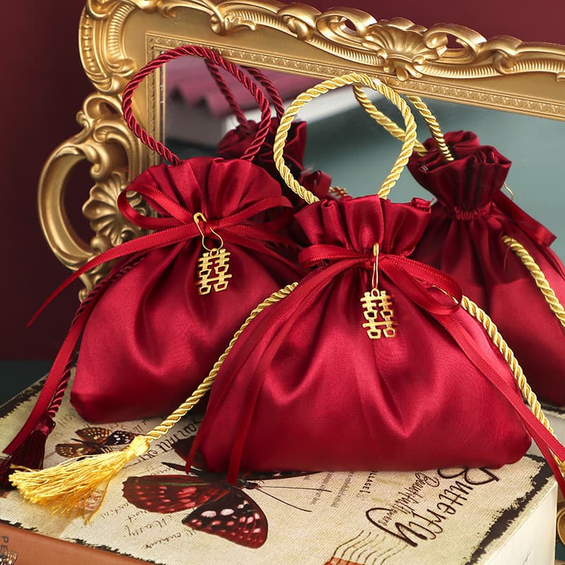 Wedding candy bag, wedding velvet candy bag, Internet celebrity candy bag, wedding candy box, souvenir, portable wedding candy bag wholesale
