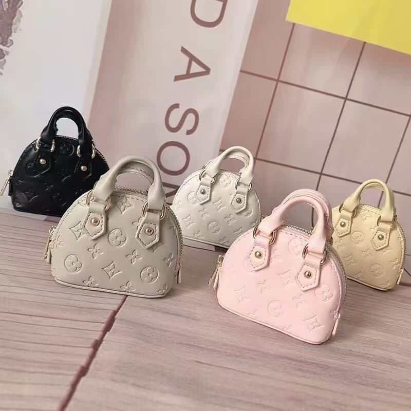 Embossed Textured Shell Bag 2026 Summer New Mini Handbag Trend Pendant
