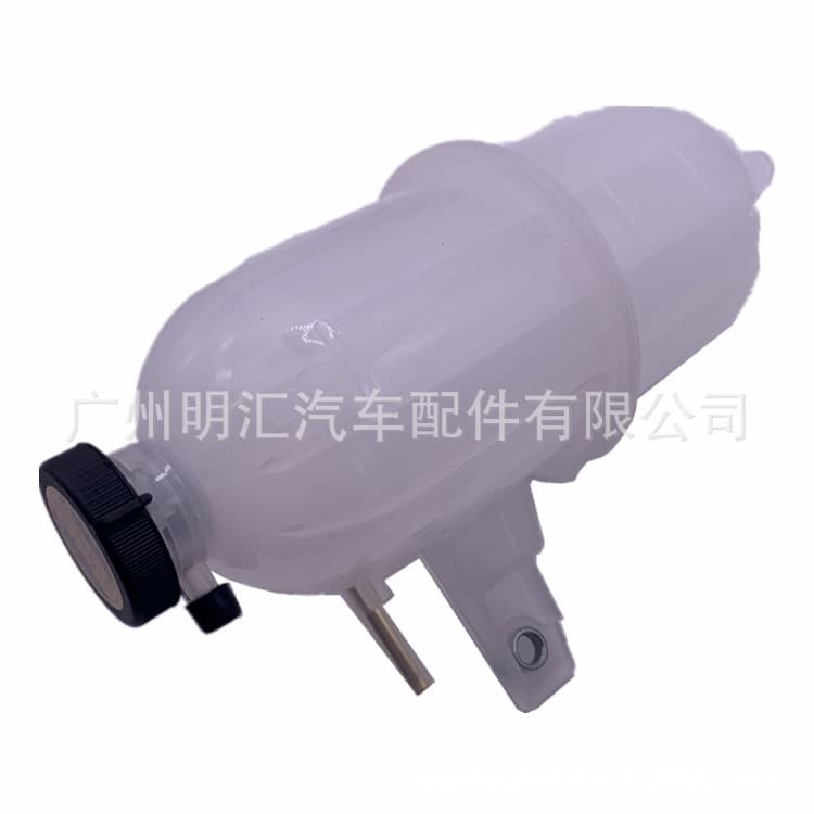 16470-0L030 is suitable for Toyota FORTUNE Hilux KUN16 radiator reservoir assembly.