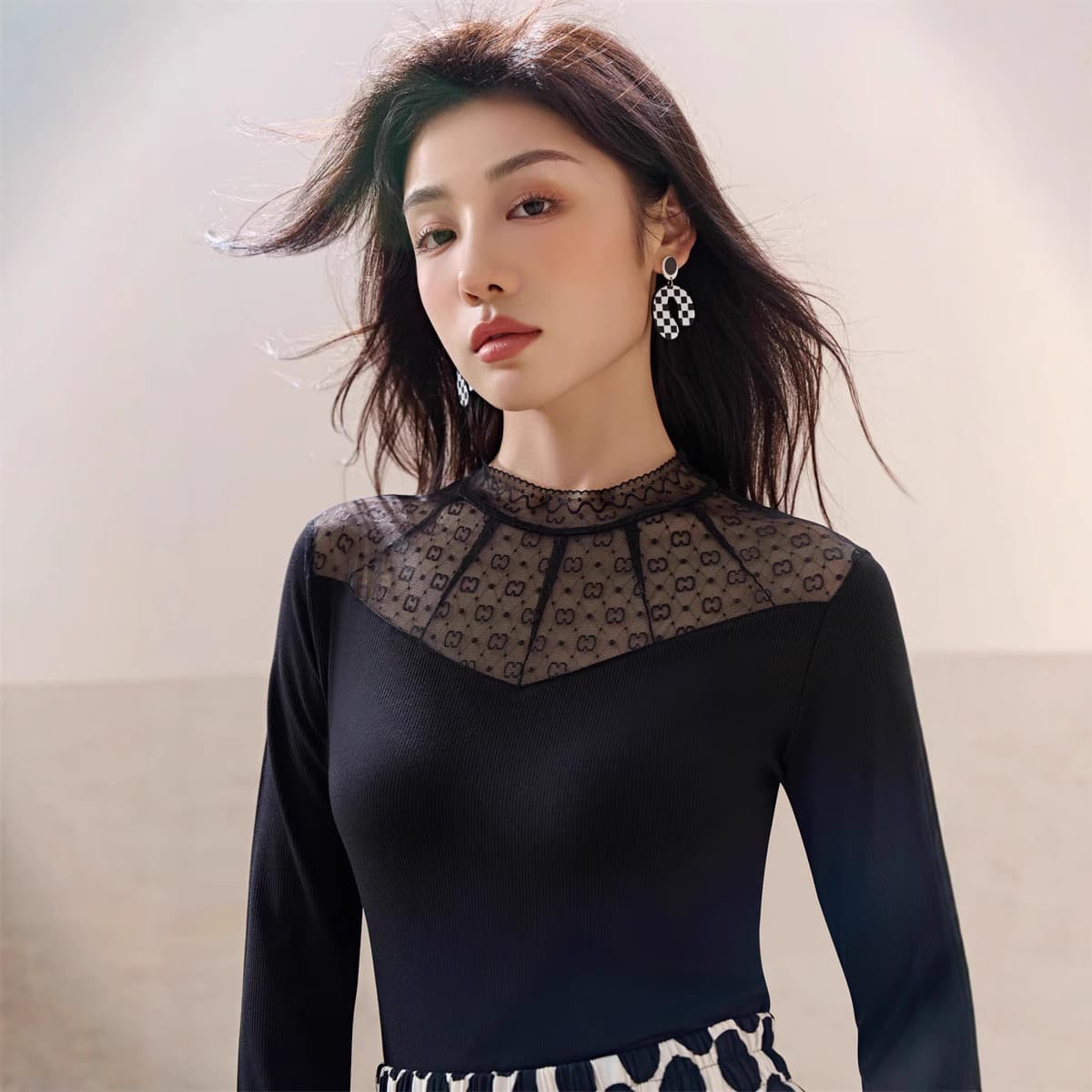 Lace base layer top for women, stylish inner layer, 2025 autumn/winter new style, mesh patchwork high-end top, niche brand.